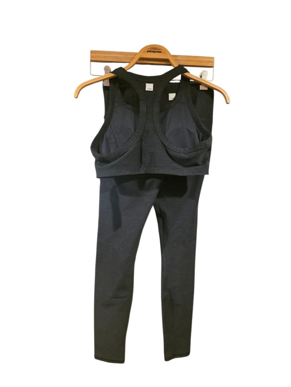 Vuori Clean Elevation Legging And Bra Bundle - Picture 2 of 6
